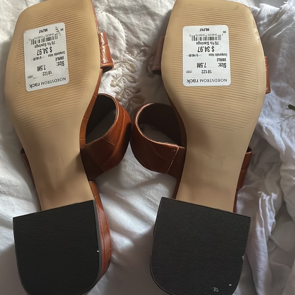 Sandal’s - Picture 4 of 4